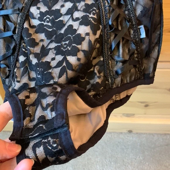 NWT Tripp NYC Cream Black Lace Corset Bodysuit Size Medium - Picture 6 of 11